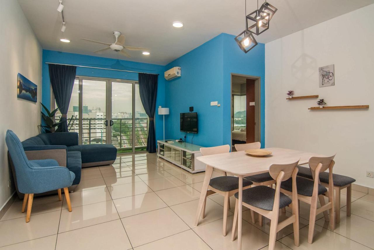 Flora Residence One South By Idealhub Seri Kembangan Exterior photo