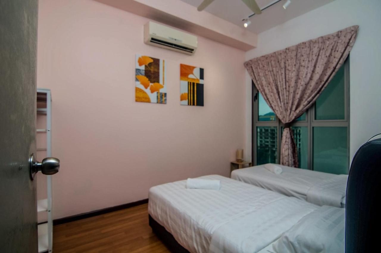 Flora Residence One South By Idealhub Seri Kembangan Exterior photo